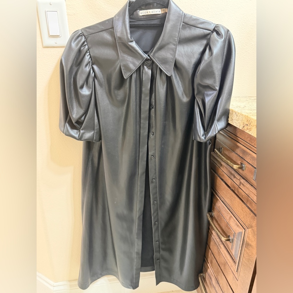 Alice + Olivia Black Jen Vegan Leather Puff-Sleeve Shirt Dress. Size XL - Picture 11 of 14